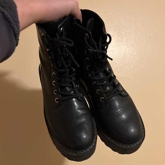 Black Combat Boot (Doc Marten) style - Picture 2 of 7